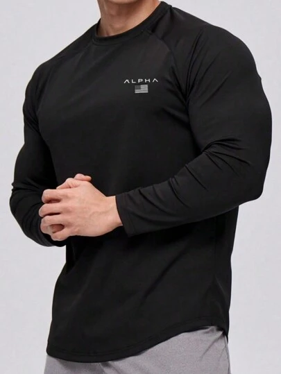 Manfinity Sport Corelite ボーイフレンドスタイル メンズ レターグラフィック ラグランスリーブ スポーツTシャツ ラグランスリーブ ワークアウトトップス 秋 通気性 フィットシャツ 秋 クルーネック