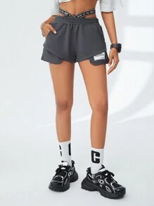 SHEIN EZwear Pasek w talii Udekorowany Szorty