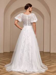 SHEIN Belle 優雅珍珠點綴打褶網紗燈籠袖禮服婚紗,配有夸張的長尾 - 白色 - 查看 5