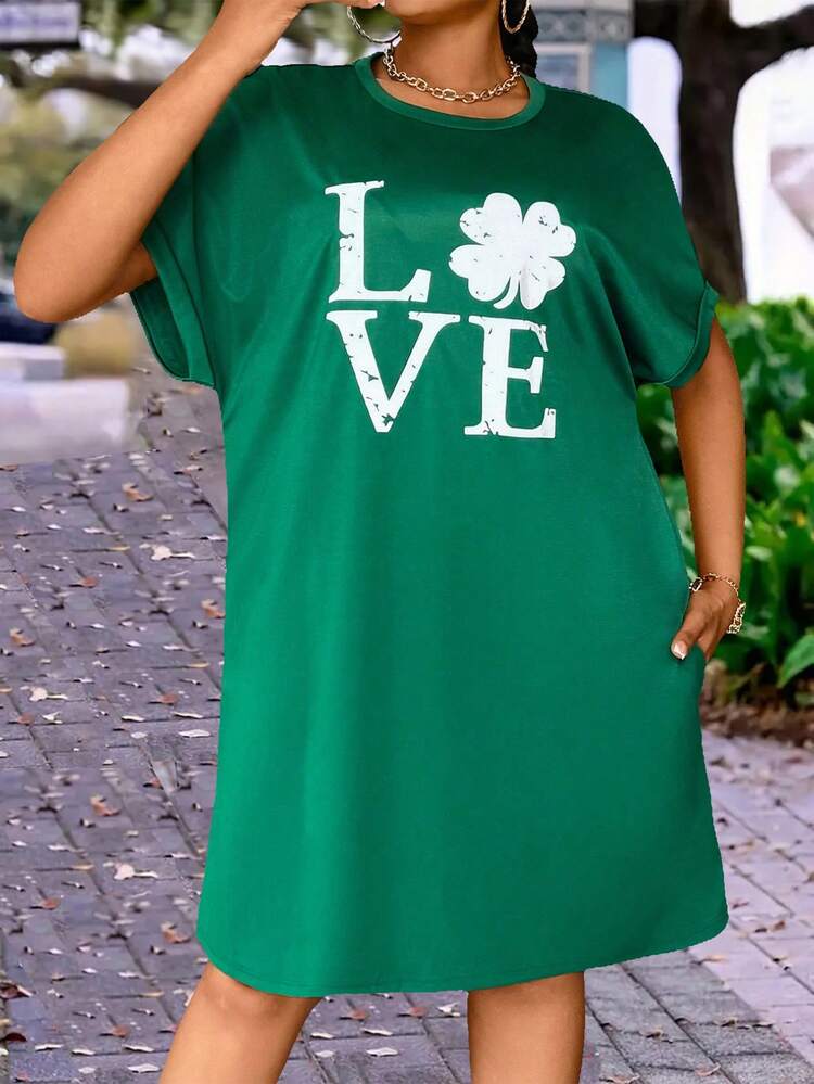 Plus Size Clover & Letter Printed Batwing Sleeve Dress