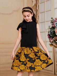 SHEIN Conjunto de blusa con ribete de volantes y falda acampanada de jacquard floral para niña preadolescente
