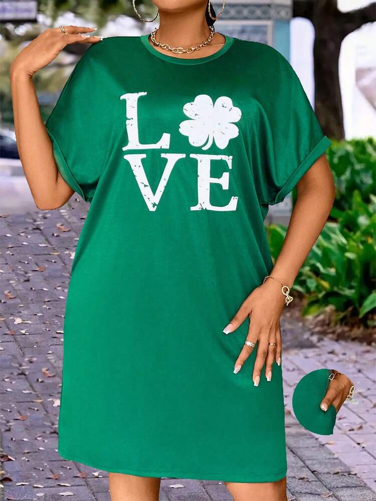 Plus Size Clover & Letter Printed Batwing Sleeve Dress