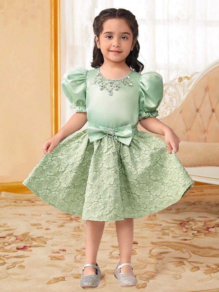 Young Girl Adorable Jeweled Decoration Blouse And Skirt Set