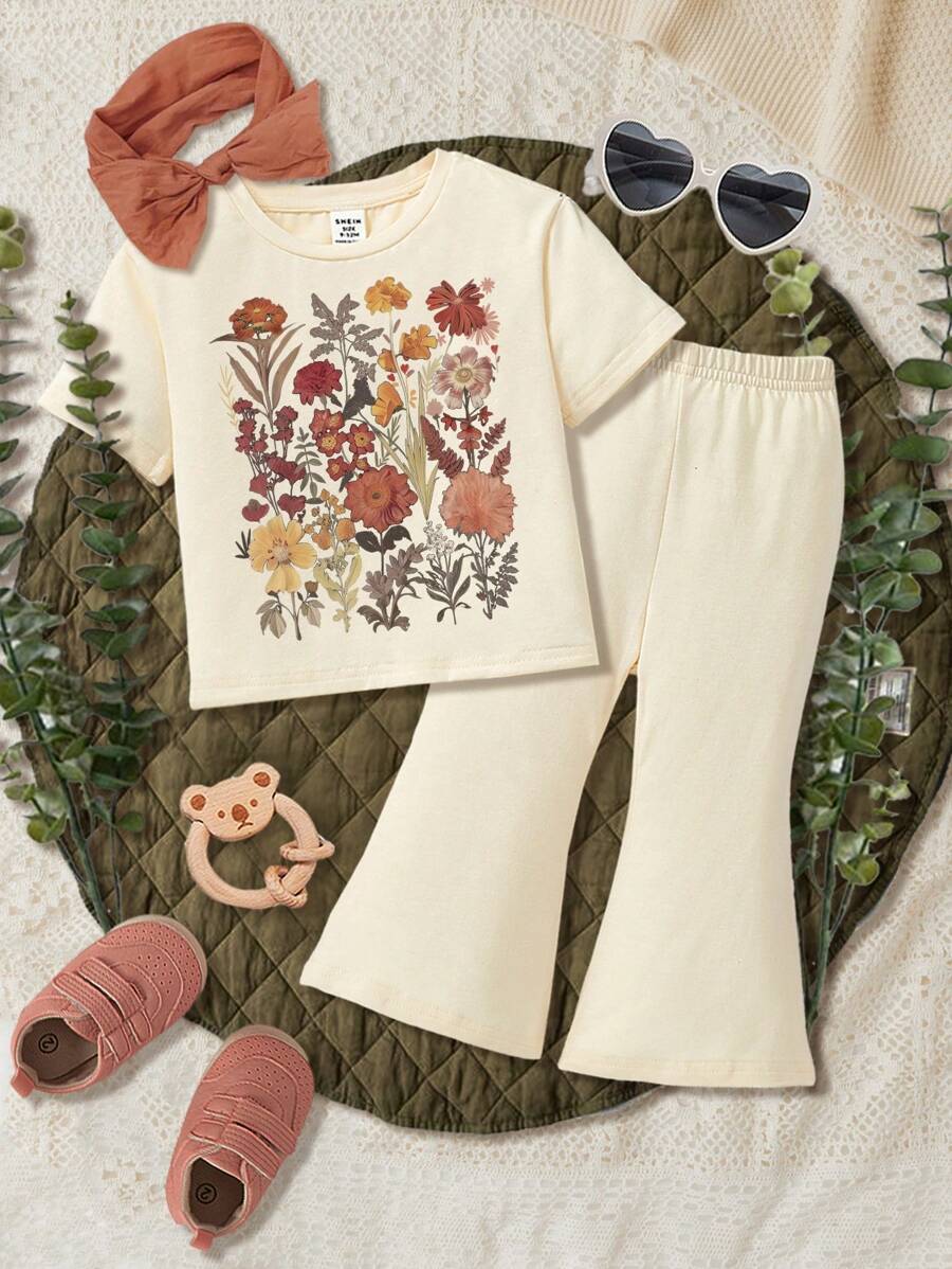SHEIN Leap Crew 女宝宝休闲简约花朵图案短袖上衣和纯色喇叭裤套装，适合春夏季 - 米色 - 查看 1