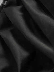 SHEIN MOD Top A Fascia Satinato Nero Aderente Con Collo A Barchetta Per Donna - nero - Visualizzare 3
