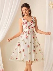 SHEIN Belle Women's V-Neck Floral Embroidery Mesh Formal Dress, Semi Formal Dress - Beige - View 4