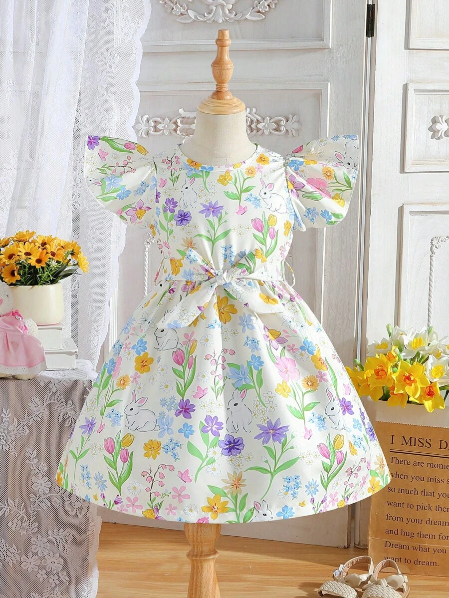 SHEIN Nuevo vestido de manga corta con volantes, cuello redondo y cinturón para niñas jóvenes, con estampado de conejo y flores, longitud media-larga