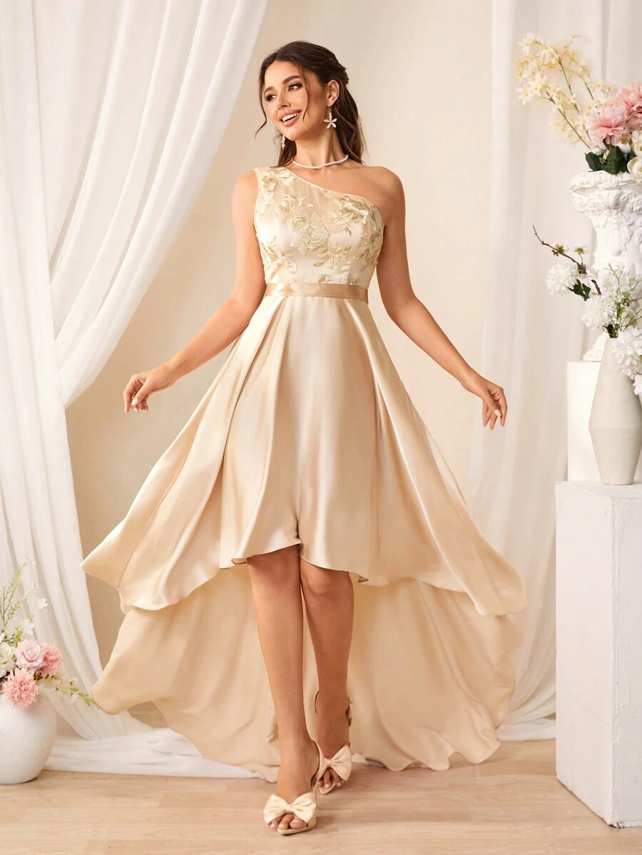 SHEIN Belle Vestido De Mujer Corto Delante Y Largo Detrás De Hombro Oblicuo Bordado - Champán - Ver 1
