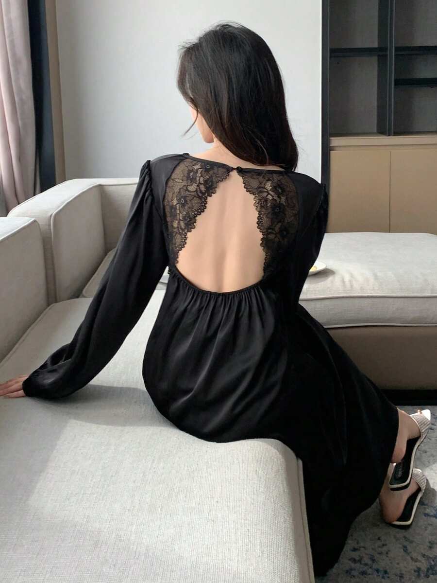 DAZY 蕾絲拼接女性睡衣連衣裙,敞開背部、褶邊和泡泡袖 - 黑色 - 查看 1