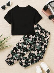 SHEIN T-shirt z krótkim rękawem i joggerami w kolorze moro dla młodej dziewczyny, modny letni strój na świeżym powietrzu