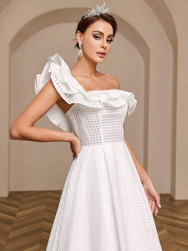 One-Shoulder Ruffled Edge Wedding Dress With Back Tie