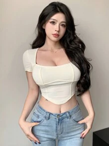 DAZY Áo croptop nữ tối giản, gợi cảm, ngọt ngào và quyến rũ với cổ chữ U sâu, điểm nhấn xương cá và thiết kế độc đáo cho mùa hè. - trắng - Xem 4