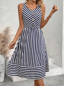 SHEIN LUNE 花卉圖案&羽毛印花T恤 - 黑色 - 查看 3