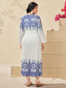 Mulvari Plus Size Women's Floral Printed Round Neck Pleated Dress - Blue and White - View 4