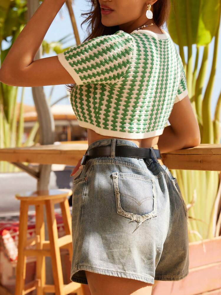 Women's Short Sleeve Cropped Knitted Top