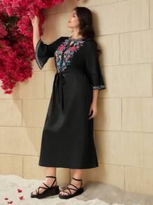 Mulvari Plus Size Women's Floral Printed Dress With Ribbon Patchwork - Black - View 7