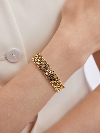 MOTF PREMIUM ELECTROPLATED GOLD COLOR MESH SHAPED BRACELET