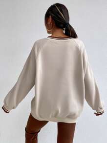 SHEIN Unity Áo len tay raglan in chữ và xe hơi, viền sọc, thích hợp cho lễ tốt nghiệp, giáo viên, mùa tựu trường thu. - Màu be - Xem 2