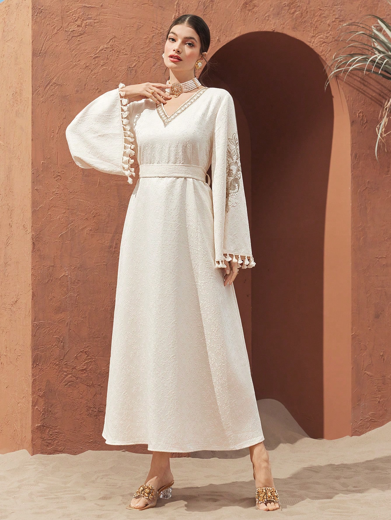 Al Najma فستان طويل تقليدي عربي للنساء مع تطريز زه...