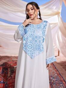 Al Najma 大尺碼女款花卉印花圓領阿拉伯服裝 - 彩色 - 查看 4