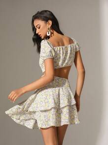 SHEIN Holidaya 2 件 Anewsta 休闲碎花黄色系带露肩荷叶边半身裙套装，度假风格