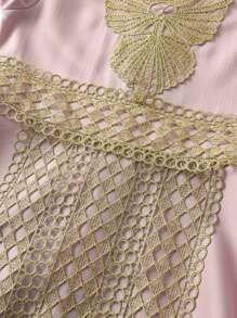 SHEIN Young Girl Round Neck Lace Splice Contrast Color Ruffle Sleeve Dress