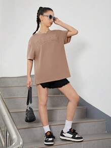 SHEIN 青少女鬆身3D花卉印花短袖休閒T恤，圓領款式 - 卡其色 - 查看 3
