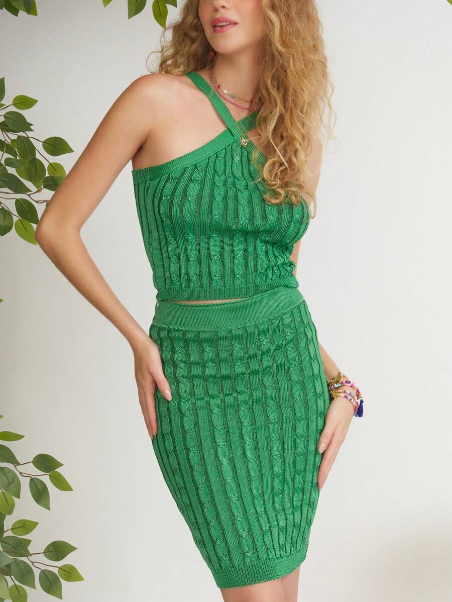 SHEIN Conjunto feminino em tricot com top com alça transpassada e saia midi em ponto trança - Verde - Visão 1