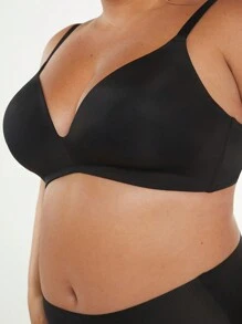 LUVLETTE Plus Plain Bralet - Black - View 6