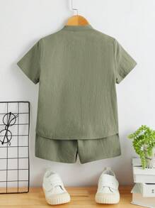 SHEIN Leap Crew Camisa De Manga Corta Con Cuello Y Pantalones Cortos Cómodos Para Niños, Conjunto Casual Y Cómodo - Verde militar - Ver 2