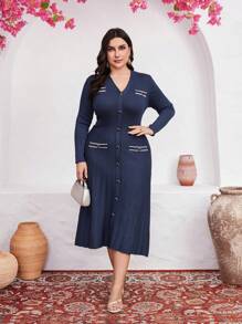 Modelyn Kích thước lớn Tương phản ràng buộc Chi tiết Nút Đầm Áo len - Màu xanh hải quân - Xem 1