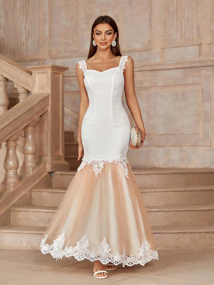 Elegant Charming Lace Appliques Sweep/Brush  Mermaid Wedding Dresses Mommy And Me Matching Outfits(2 Pieces Are Sold Separately)