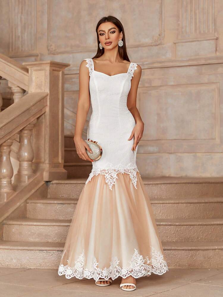 Elegant Charming Lace Appliques Sweep/Brush  Mermaid Wedding Dresses Mommy And Me Matching Outfits(2 Pieces Are Sold Separately)