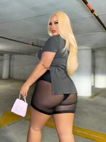 SHEIN SXY Plus Size Women Hot Summer Deep-V Bodycon Slim Fit Music Festival,Date Night,Birthday,Bachelorette Party Outfit ,Easy To Match Sexy Portrait Printed Fringe Trim High Slit Short Sleeve T-Shirt