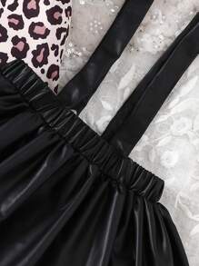 Đứa bé gái In hoa Báo Ruffle Áo Và Váy yếm Bộ - màu đen - Xem 5