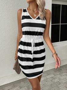 SHEIN LUNE Váy không tay cổ chữ V sọc ngang có thắt lưng cho mùa hè - Đen và trắng - Xem 1