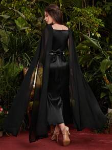 Al Najma 刺绣编织腰带拼接斗篷袖连衣裙，优雅晚会礼服 - 黑色 - 查看 2