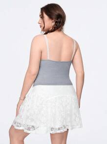 SHEIN Qutie Plus Size Women's White Lace Decorated Bowknot Gray Vest And White Lace Hem Skirt Set