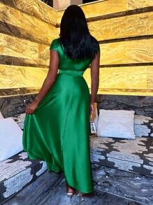 Slaydiva Women's Elegant Dark Green Summer Dress,Deep V-Neck Cap Sleeve Sparkling Satin Tight Ball Semi Formal Dress For Dining,Valentine's Day,Tea Party - Green - View 2