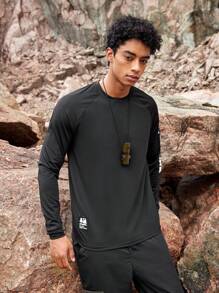 SHEIN In My Nature 男士戶外對比色字母印花T恤，登山服