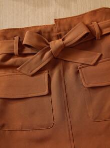 SHEIN Tween 女孩豹纹两件套，包括带可拆卸腰带的荷叶边吊带背心和装饰性口袋罩裙 - 卡其色 - 查看 4