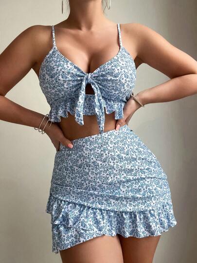 Swim Mod Conjunto de bikini de 3 piezas para mujer con dobladillo de volantes y patrón aleatorio impreso en toda la prenda, adecuado para la playa en verano