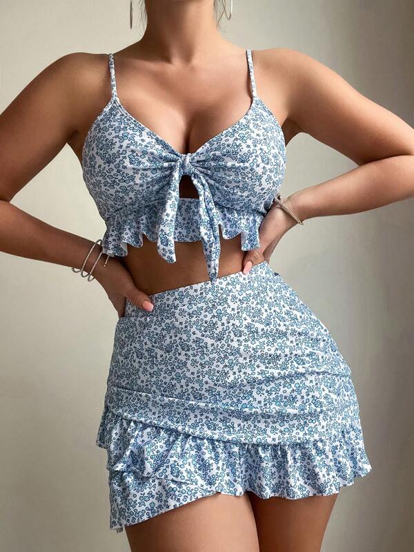 Swim Mod Conjunto de bikini de 3 piezas para mujer con dobladillo de volantes y patrón aleatorio impreso en toda la prenda, adecuado para la playa en verano