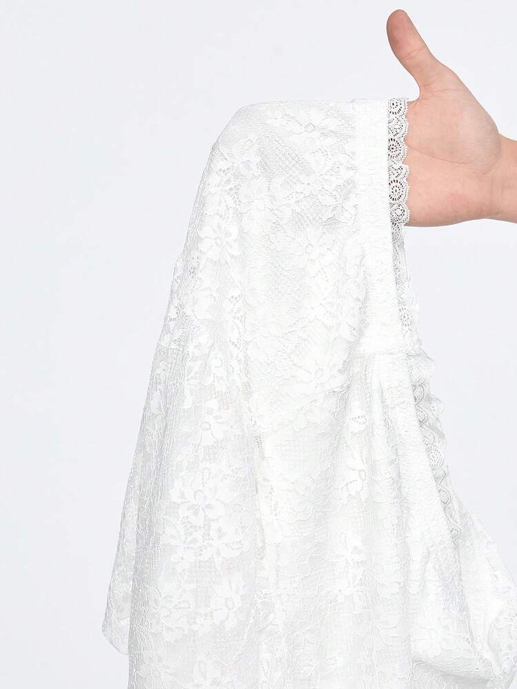 Plus Size Women's White Lace Decorated Bowknot Gray Vest And White Lace Hem Skirt Set