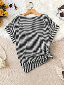 SHEIN LUNE 大尺碼女士圓領條紋蝙蝠袖t恤 - 黑與白 - 查看 2