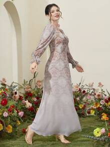 Modelyn Váy dài dáng chữ A cổ tim in hoa xếp nếp viền bèo nhún Váy dạ hội dài - Nhiều màu - Xem 7