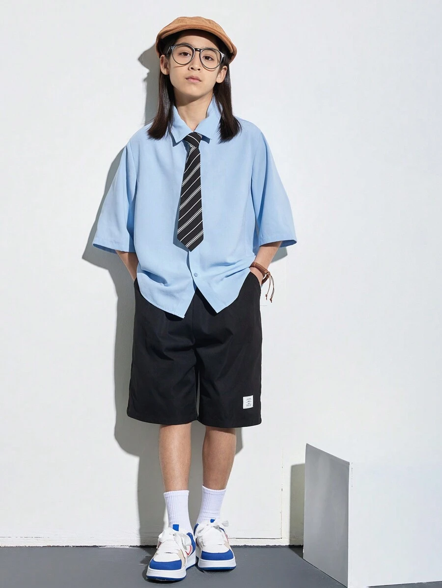 SHEIN Con trai Collared Nút lên Áo sơ mi Với Buộc Và Chất rắn Huy hiệu Quần short Dệt Bộ - Nhiều màu - Xem 1