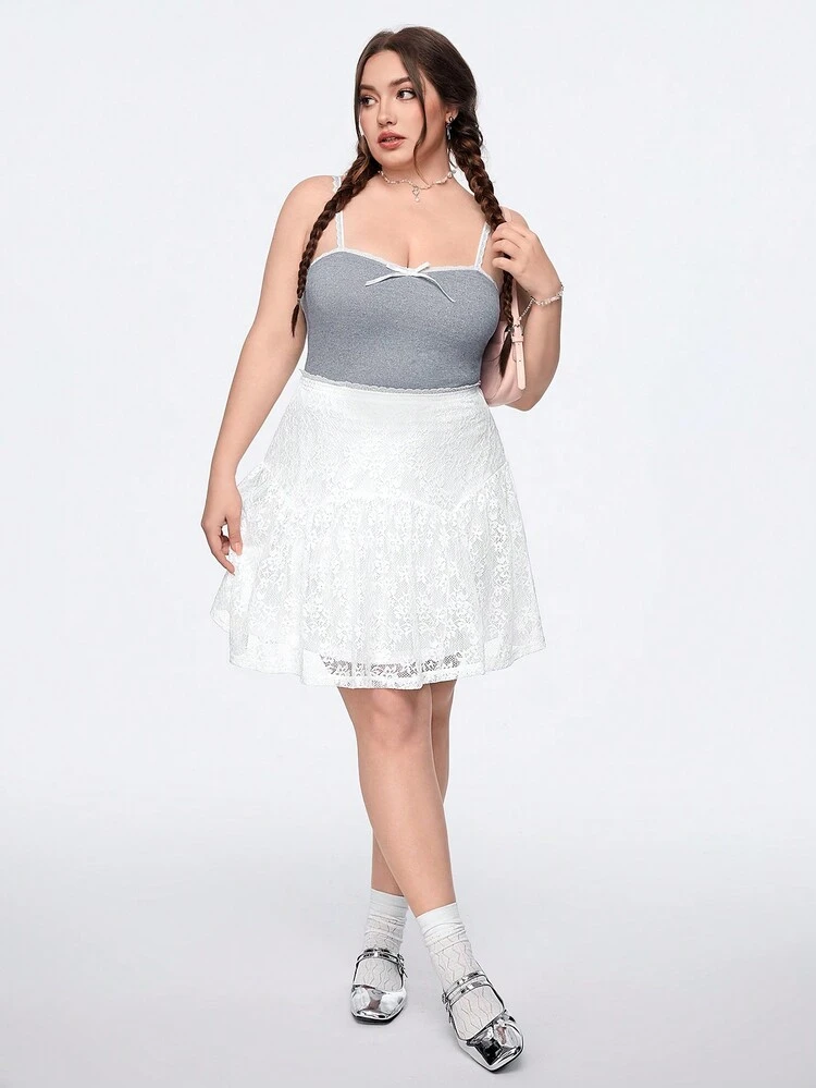 Plus Size Women's White Lace Decorated Bowknot Gray Vest And White Lace Hem Skirt Set