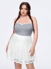 SHEIN Qutie Plus Size Women's White Lace Decorated Bowknot Gray Vest And White Lace Hem Skirt Set