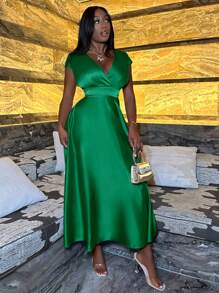 Slaydiva Women's Elegant Dark Green Summer Dress,Deep V-Neck Cap Sleeve Sparkling Satin Tight Ball Semi Formal Dress For Dining,Valentine's Day,Tea Party - Green - View 3